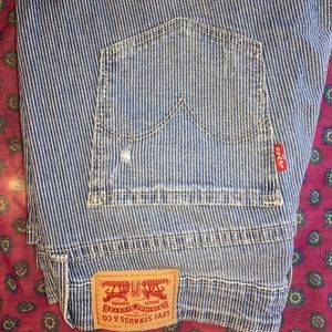 Levi’s 711s